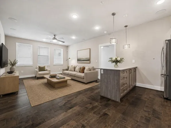 4819 Caroline St #104, Houston, TX 77004