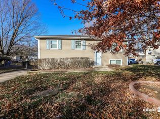 517 NE 3rd St, Blue Springs, MO 64014