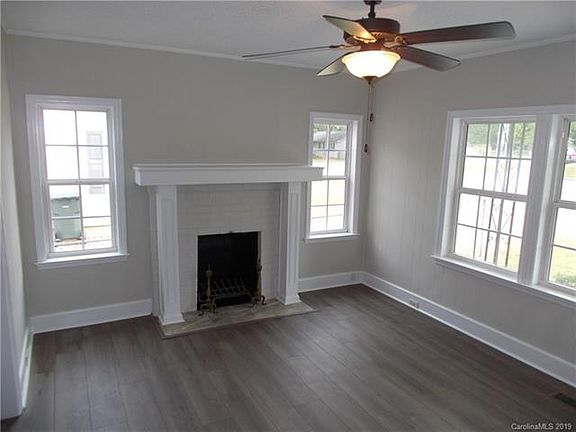 3rd image of 515 Hutchinson St