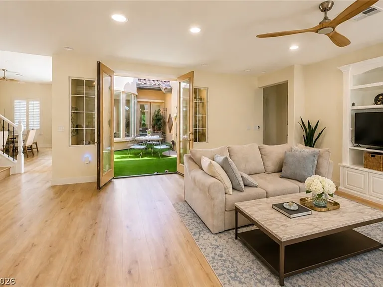 11392 Vernazza Ct — Photo 7