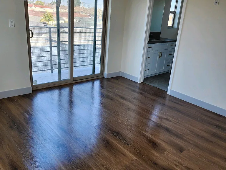 24813 Narbonne Ave — Photo 10
