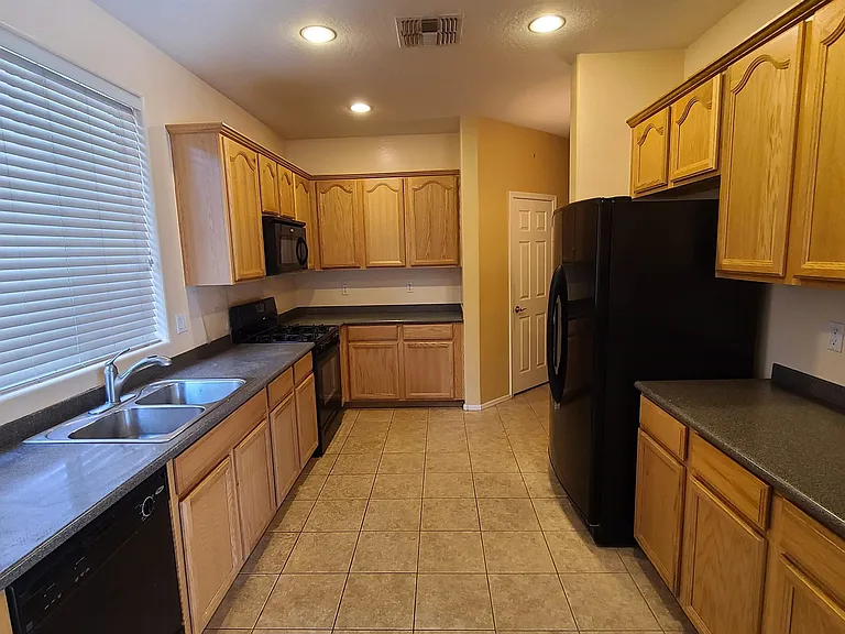3653 E Sparrow Pl — Photo 3