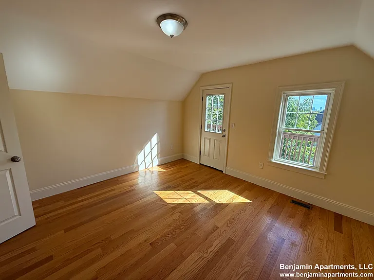 74 Brooks St #9 — Photo 9