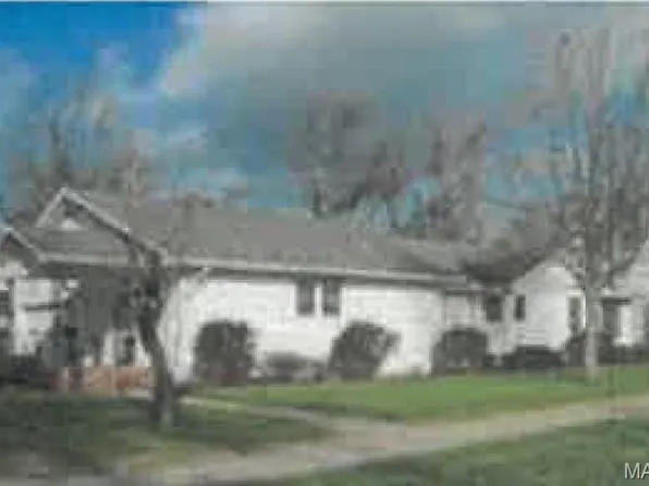 304 E Cypress St, Charleston, MO 63834