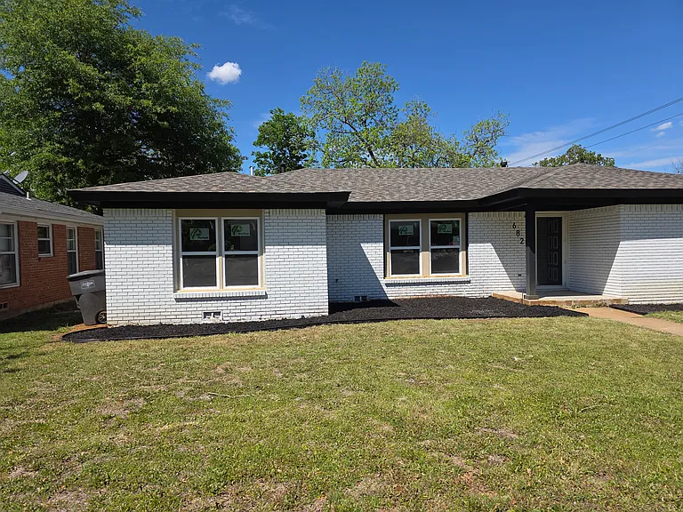 6825 Jewell Ave — Photo 1