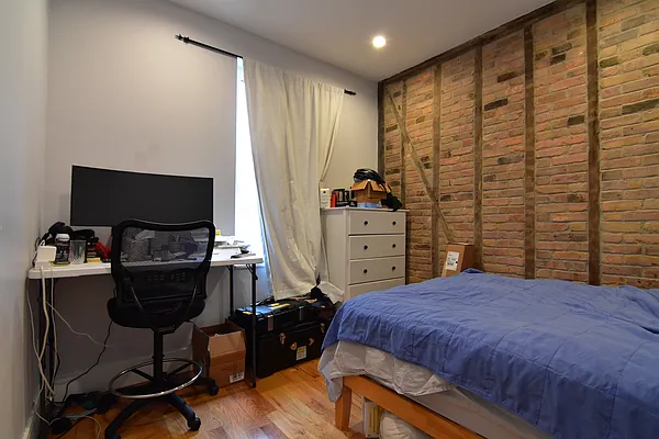 Rented by Douglas Elliman | media 22