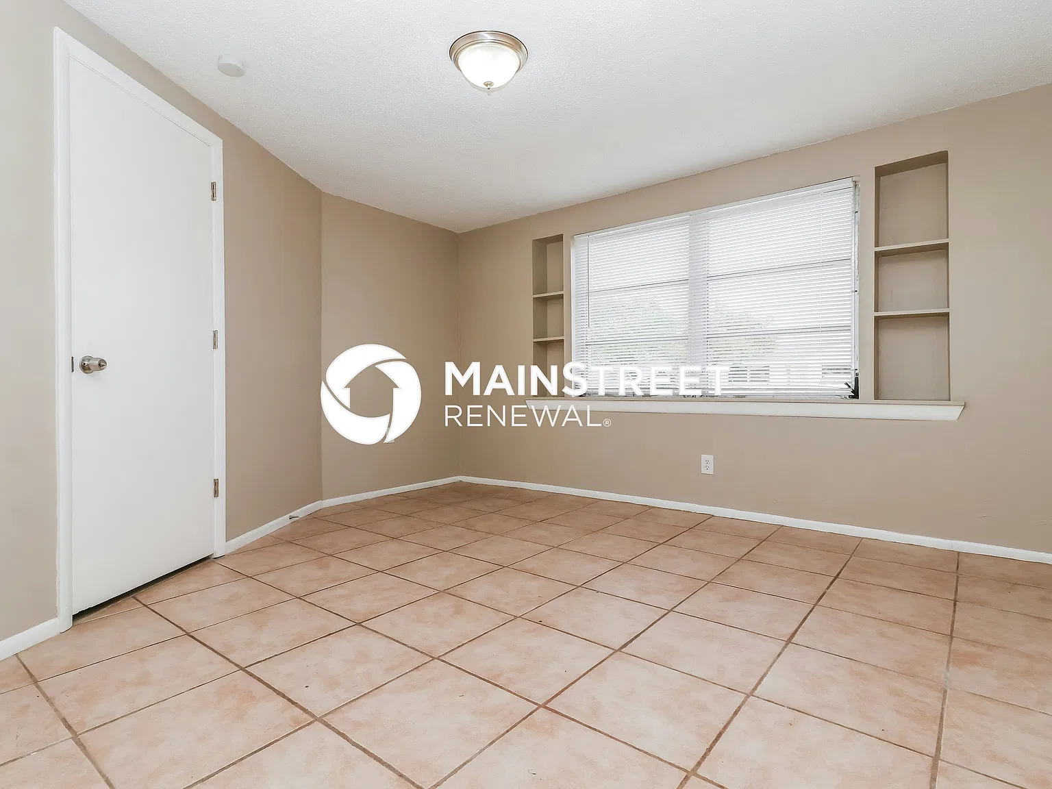 10911 Piccadilly Rd — Photo 4