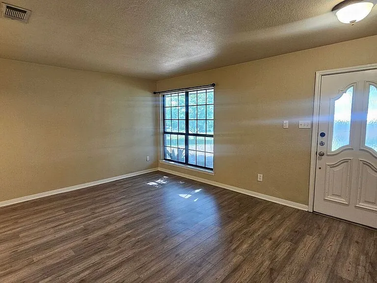 700 Racquet Ct — Photo 18