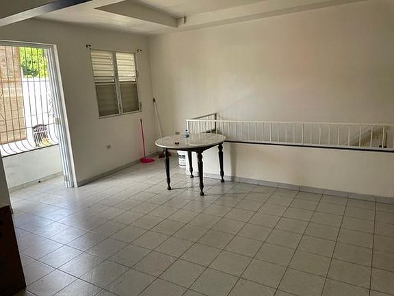 2nd image of 24 Calle Tetuan