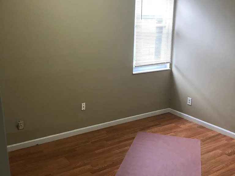 1706 Pleasant St #2 — Photo 8
