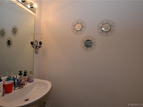 2nd image of 2160 SE Casselberry Dr