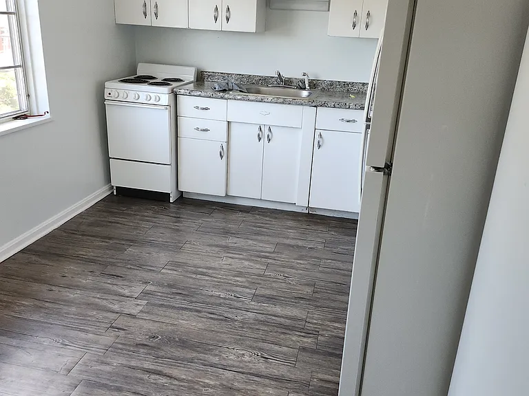 3727 Rocky River Dr #6 — Photo 2