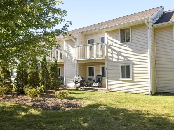 1891 Parknoll LANE, Port Washington, WI 53074