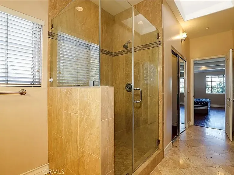 227 Florence Ave — Photo 16