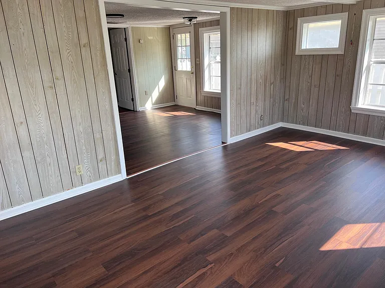 212 N Gin St — Photo 8