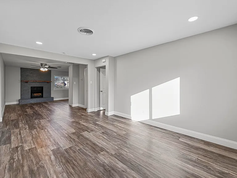 5421 Greenwood Way — Photo 7