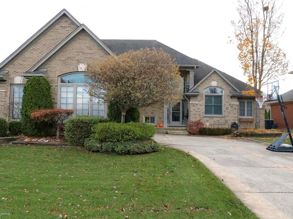 16200 Thames Ln, Macomb, MI 48042