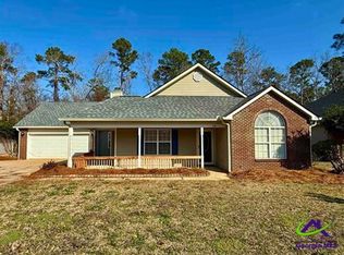 228 Sunflower Dr, Bonaire, GA 31005