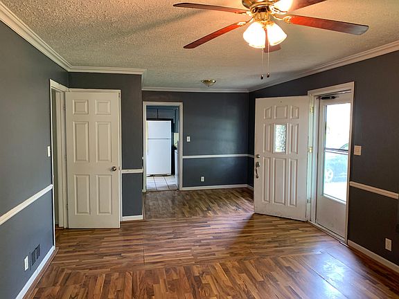 4th image of 1627 Churchill Dr