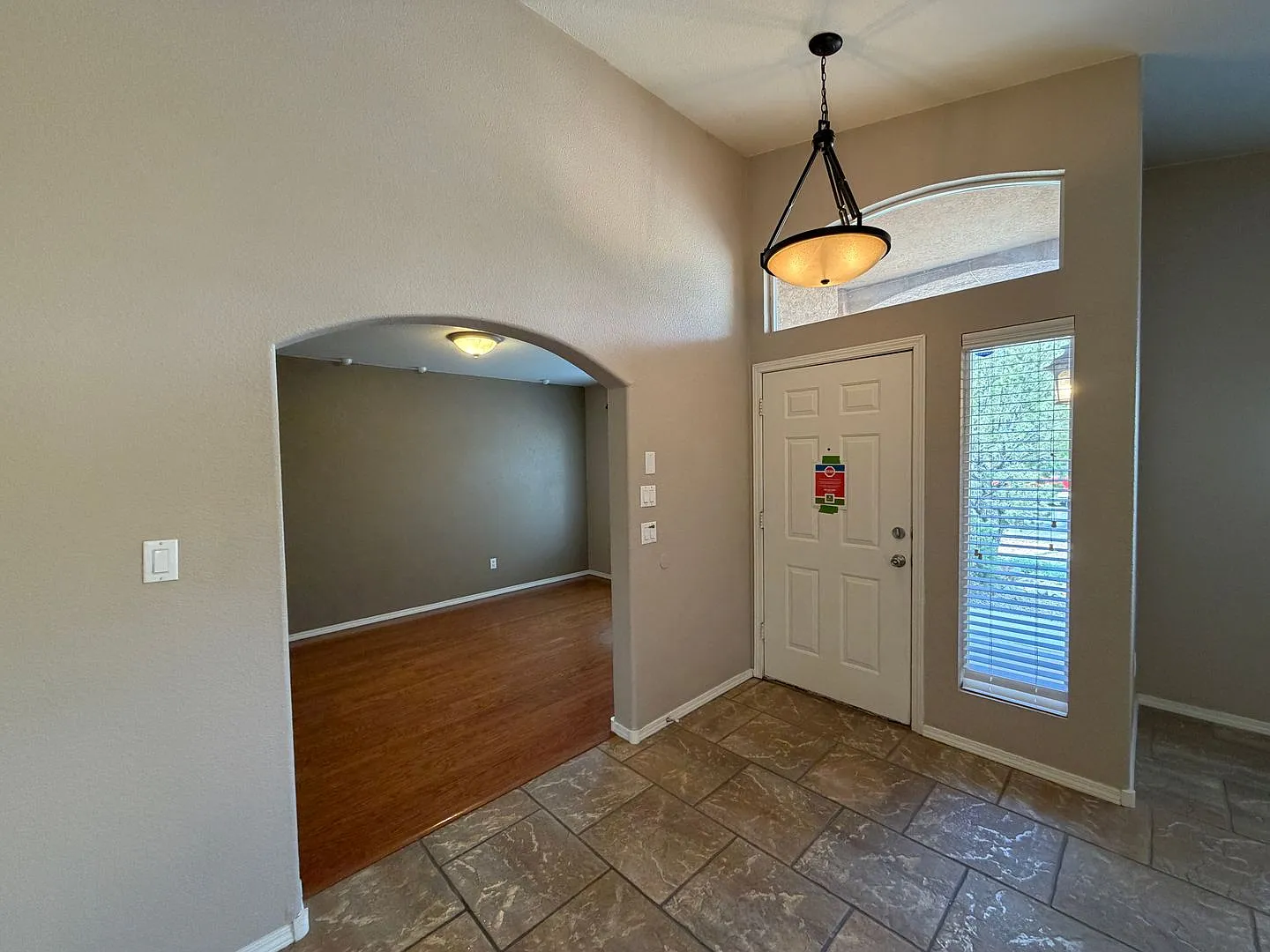 3 Bedroom Single Story Home Available Near Dellyne Ave NW & Unser Blvd NW! — Photo 4