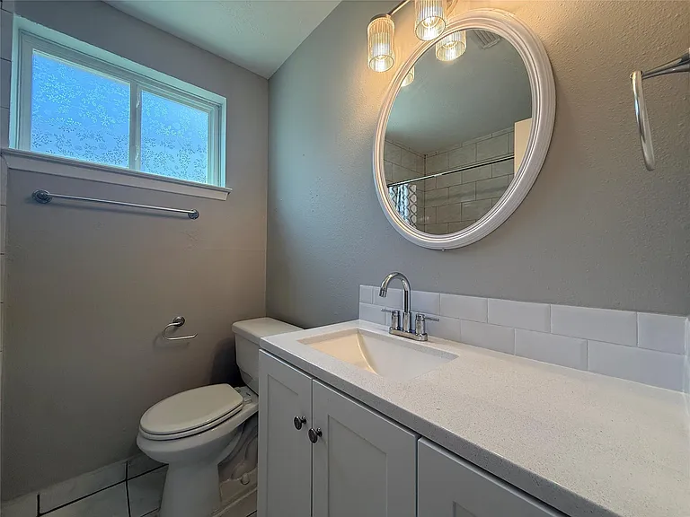 723 Onaleigh Dr — Photo 9