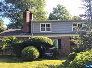 292 Magnolia Ave, Cresskill, NJ 07626