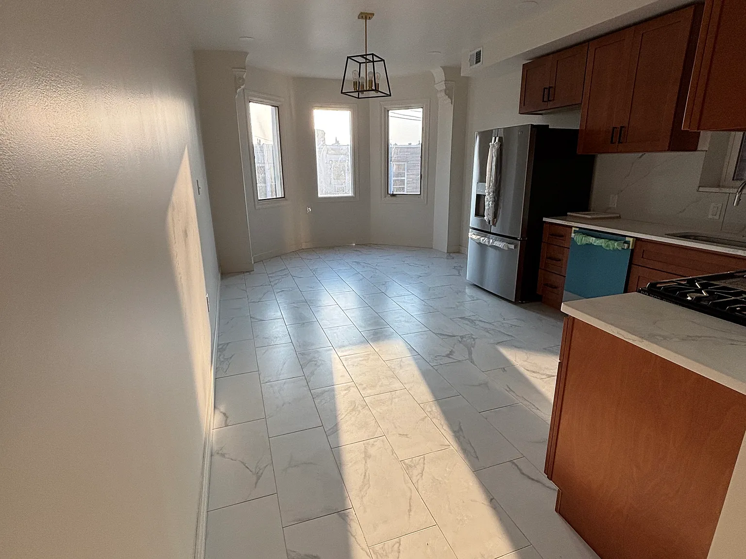 5 bed, $3,650 — Photo 2