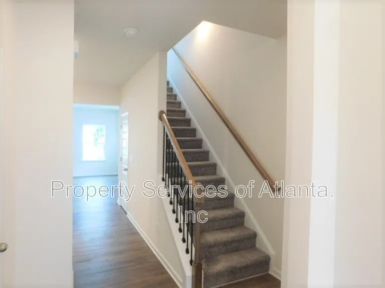523 Ryan Ct — Photo 11