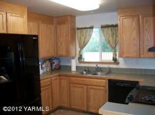 6407 Crestfield Rd, Yakima, WA 98903