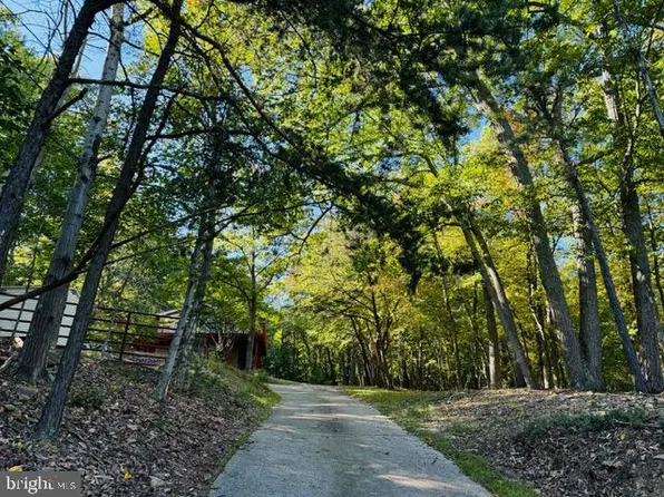 2712 Jackson Dr, Haymarket, VA 20169