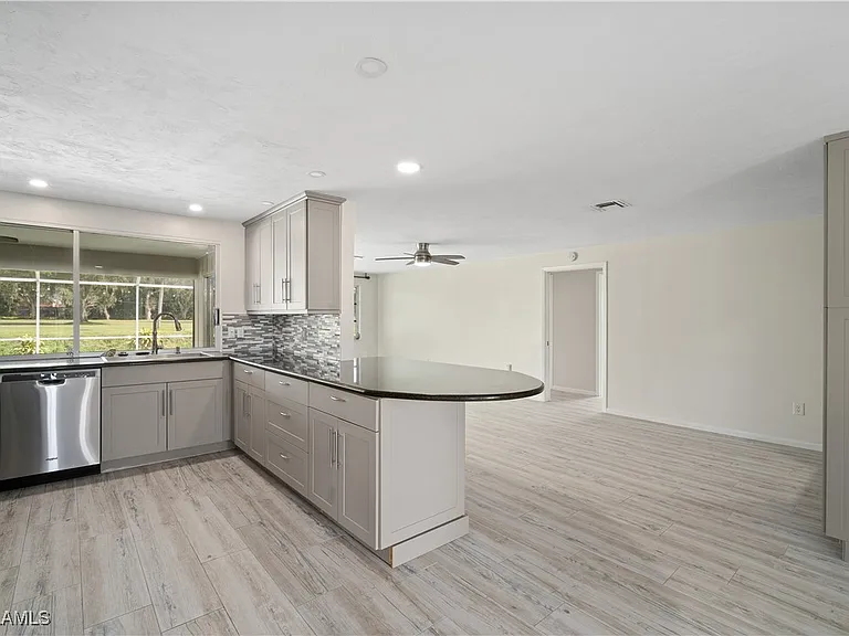 1411 Whiskey Creek Dr — Photo 5