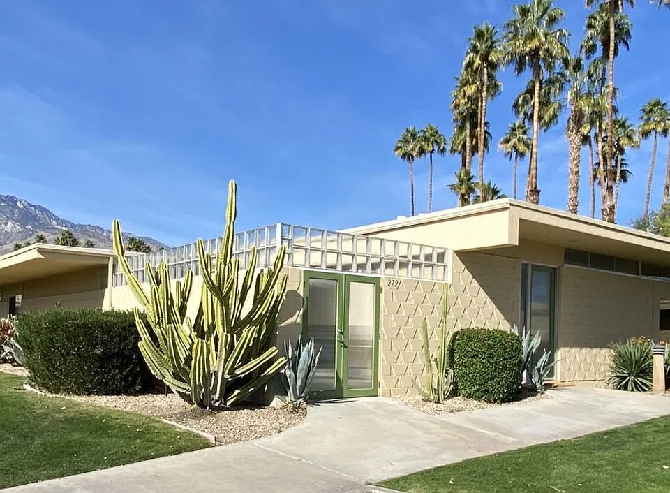 272 Desert Lakes Dr