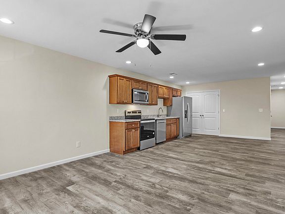 4th image of 313 Baughman Ave #3
