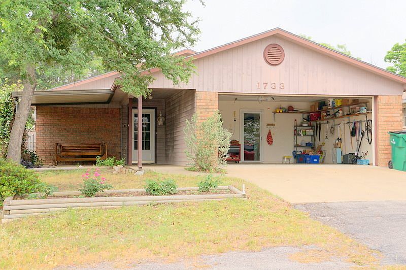 1st image of 1733 McArthur Ave