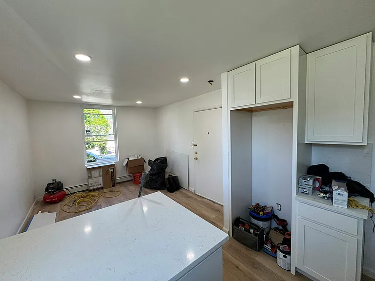 615 Chandler Ave #1 — Photo 6