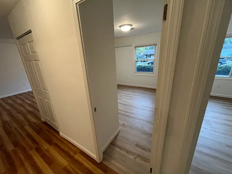 W bedroom viewed from hallway