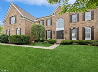 19 Tournament Dr N, Hawthorn Woods, IL 60047