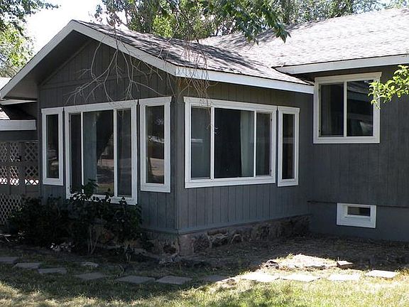3rd image of 850 Main Street