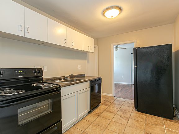 5th image of 4118 Eileen Dr APT 5