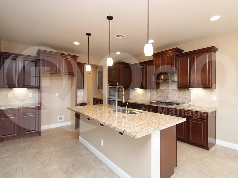 10608 E Lincoln Ave — Photo 3
