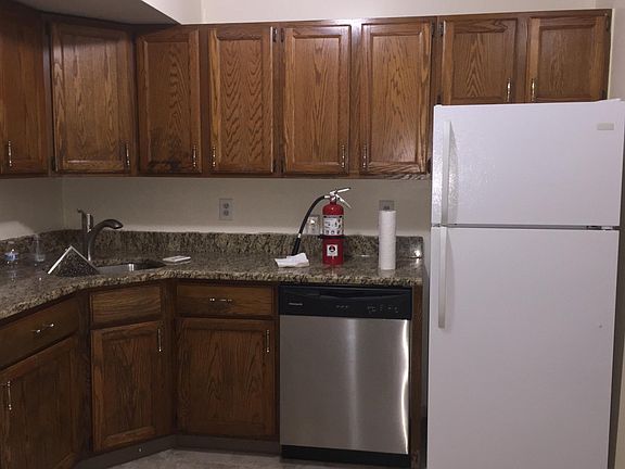 5th image of 150 College Dr