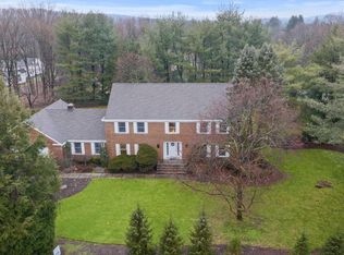 388 Freemans Ln, Franklin Lakes, NJ 07417