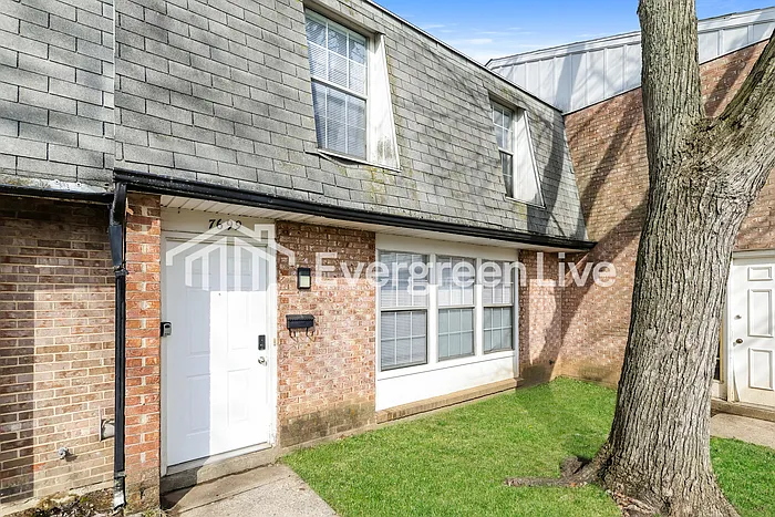 Building Photo - 7699 Mount Hood Dr