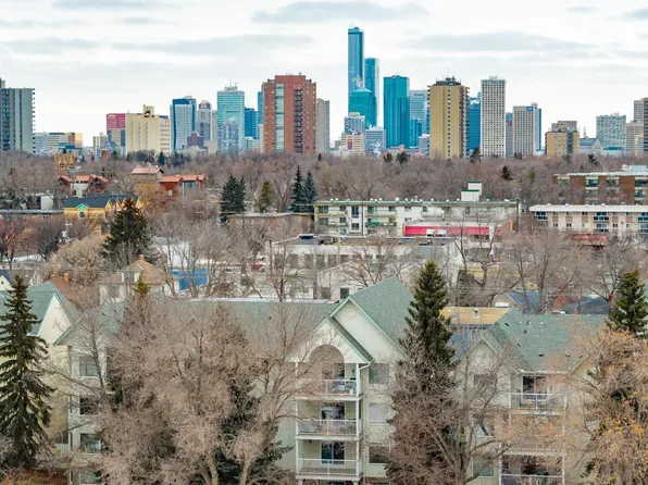 9926 80th Ave NW #25, Edmonton, AB T6E 6L5