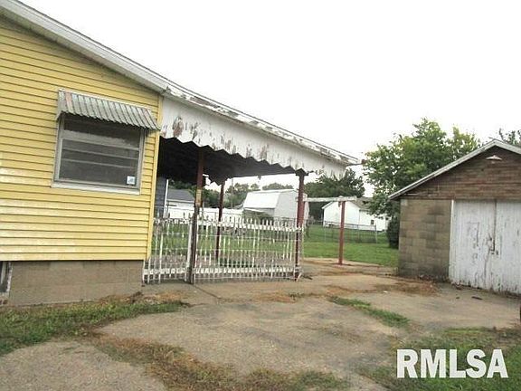 5th image of 534 E Maple St