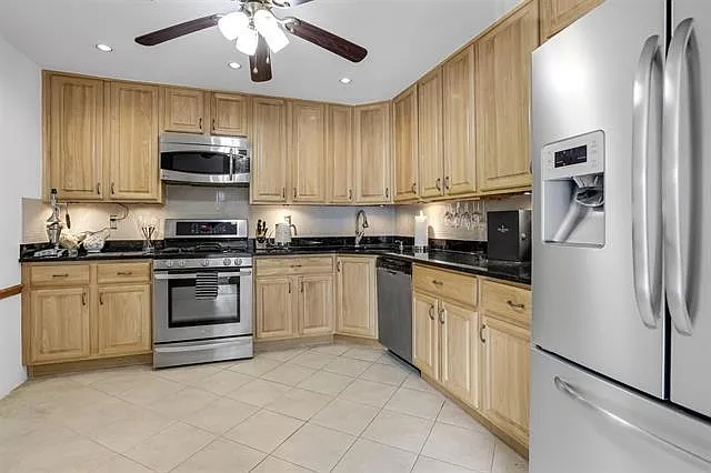 2 bed, 1.5 bath, $2,900 — Photo 3