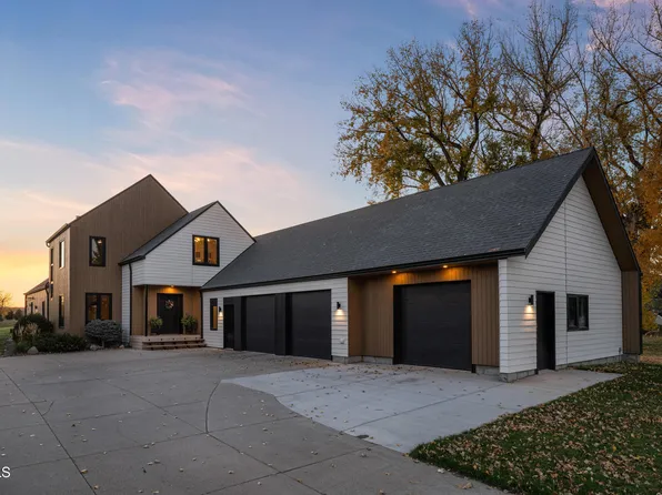 3505 Pelican Pl SE, Mandan, ND 58554