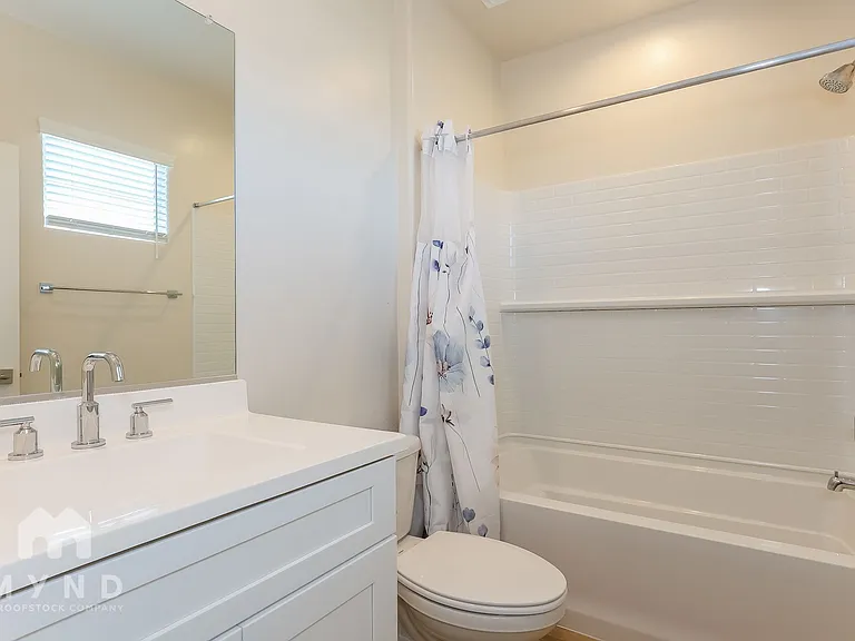 615 N Vine St — Photo 22
