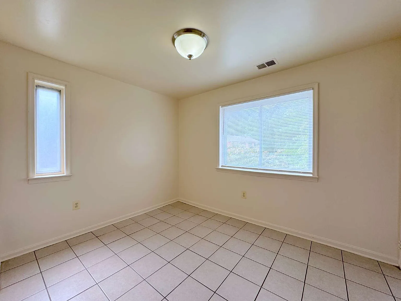 3 bed, 2.0 bath, $2,350 — Photo 4