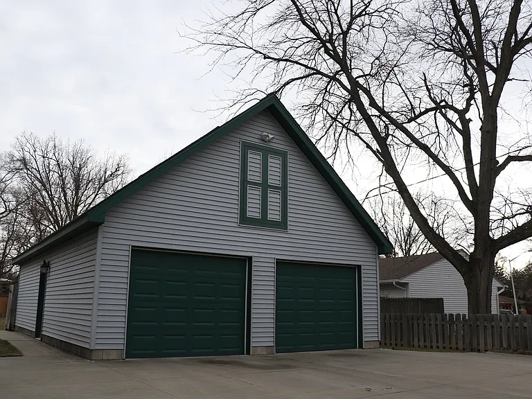 221 Green Ave #LWR — Photo 22